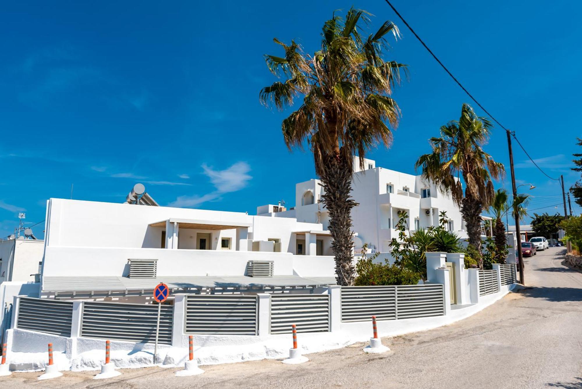 Aerenia Luxury Suites Karterados  Exterior foto