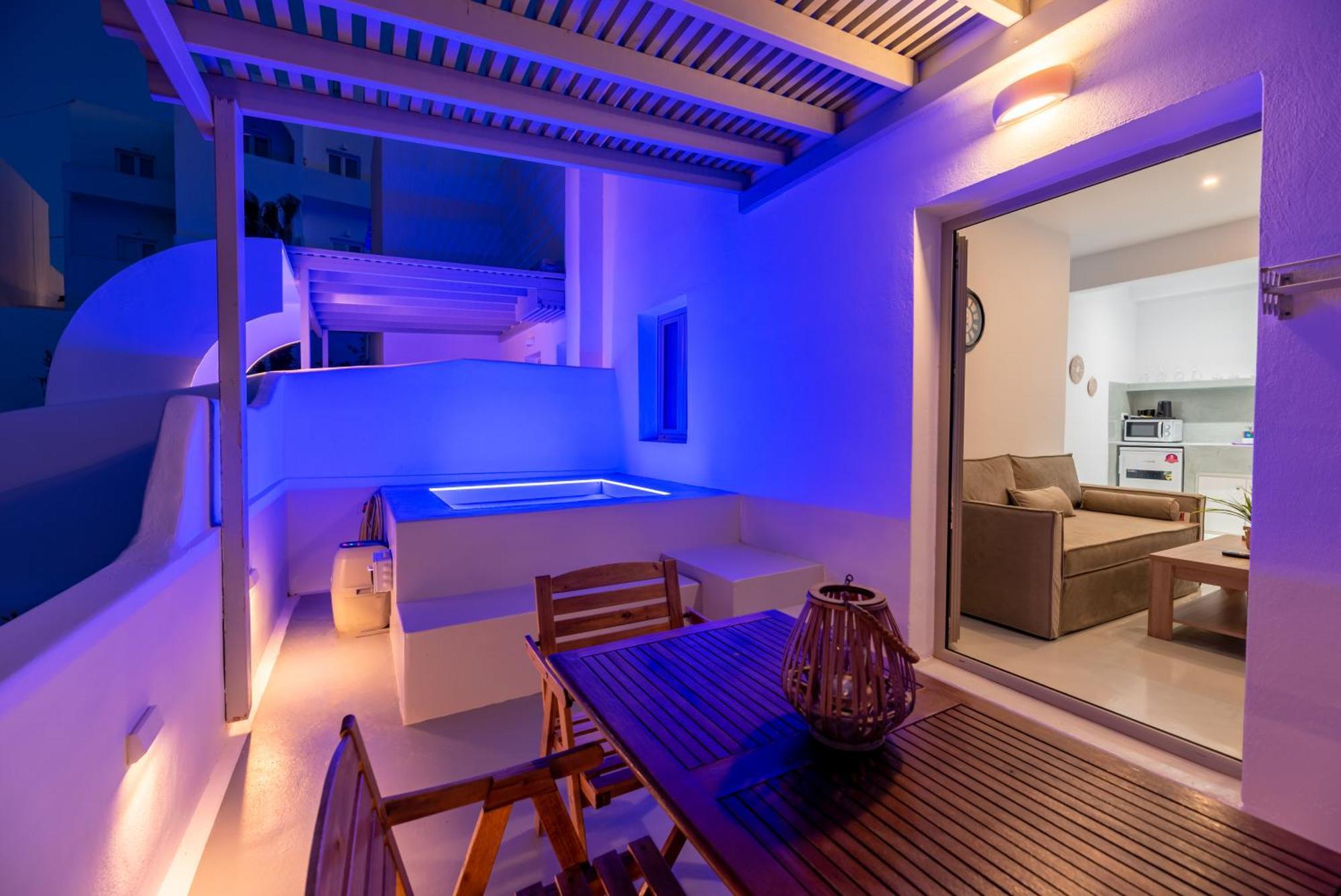 Aerenia Luxury Suites Karterados  Exterior foto
