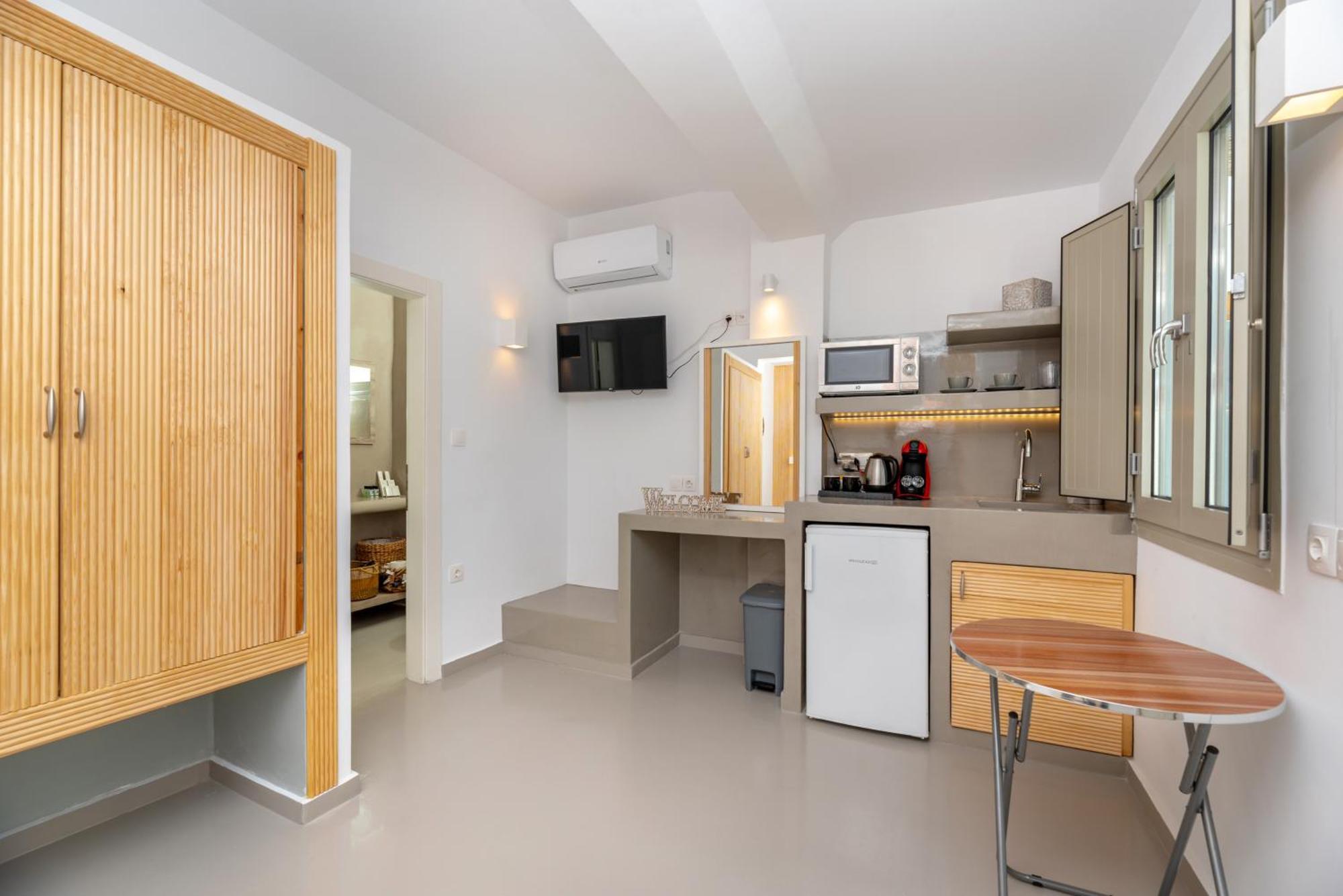 Aerenia Luxury Suites Karterados  Exterior foto